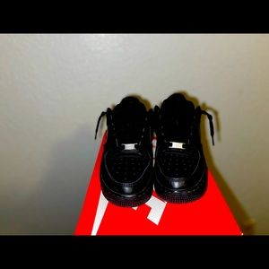 All black Air Force 1